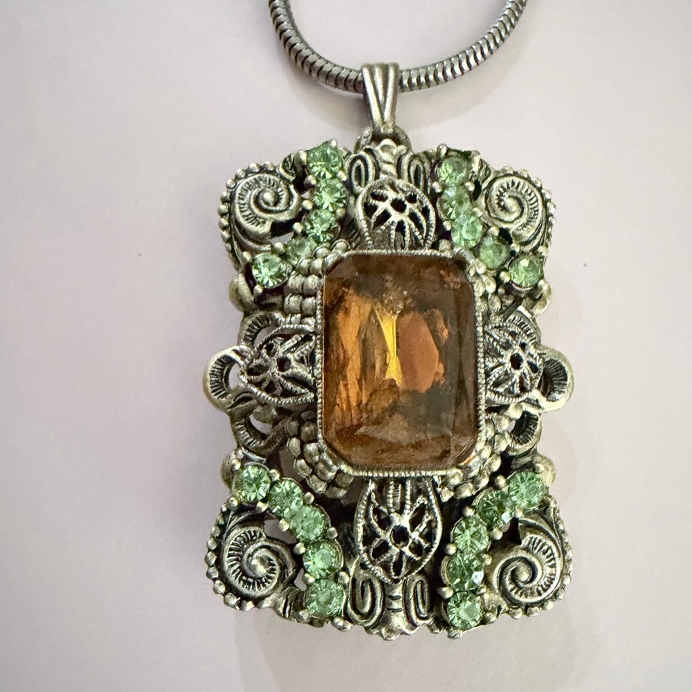 Vintage Silvertone and Green signed Judy Lee Gemstone Necklace